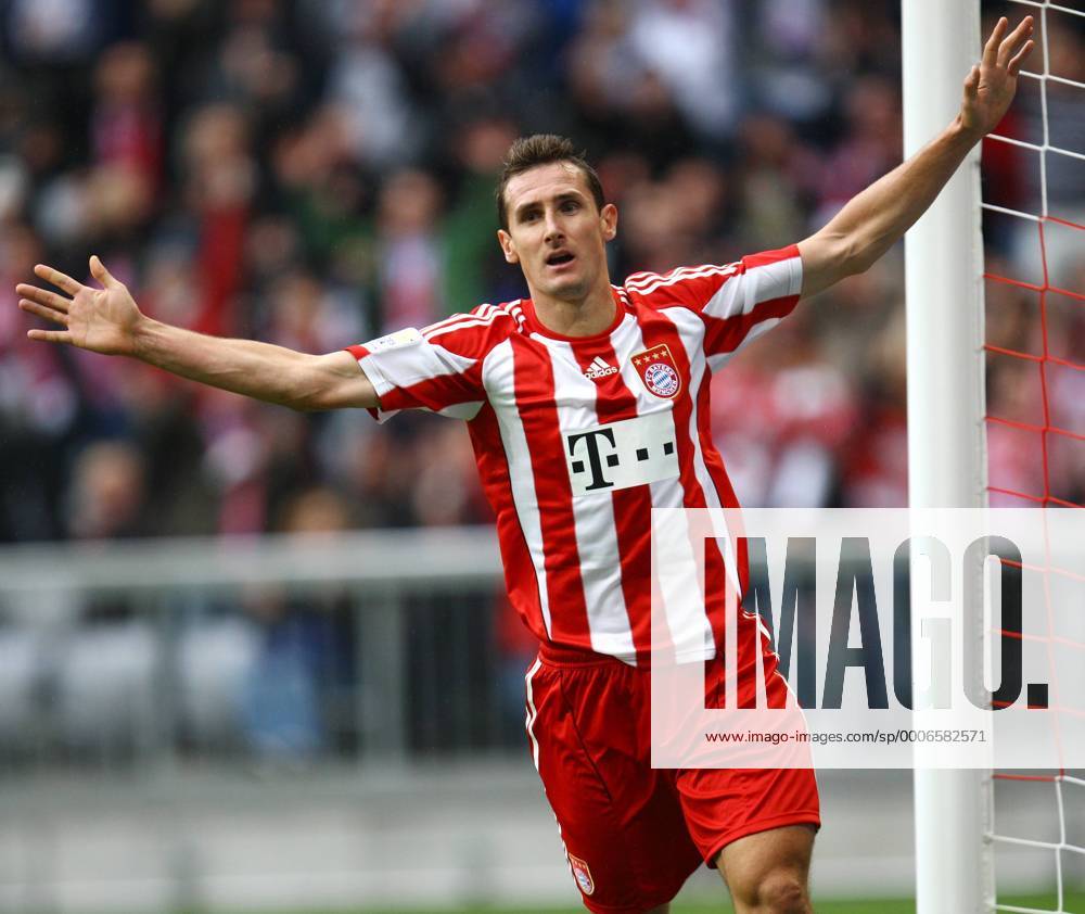 FC Bayern München vs. 1. FSV Mainz 05: Muenchens Miroslav Klose - Torjubel. o0 Jubel Freude Aufmacher