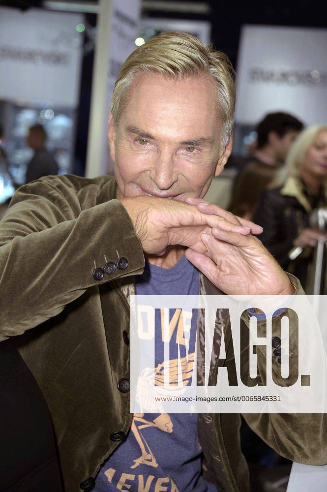 Wolfgang Joop bei einer Autogrammstunde in der Galeria Kaufhof. Berlin, 24.09.2015 Foto:xFredericx xFuturexImage