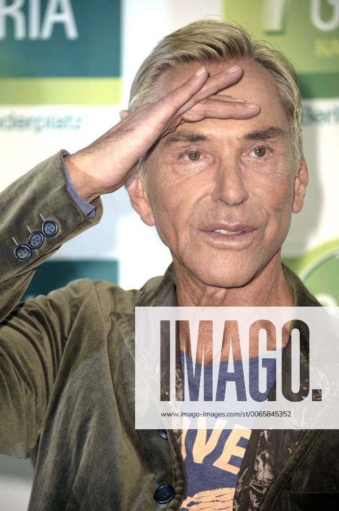 Wolfgang Joop bei einer Autogrammstunde in der Galeria Kaufhof. Berlin, 24.09.2015 Foto:xFredericx xFuturexImage