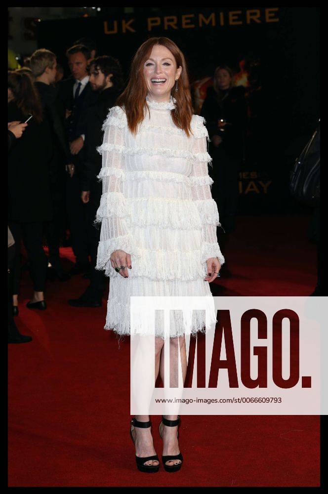 . 05 11 2015. London, United Kingdom. Julianne Moore arriving at the Hunger Games: Mockingjay - Part 2 premiere in London. xStephenxLockx xi-Imagesx IIM-11354-0041