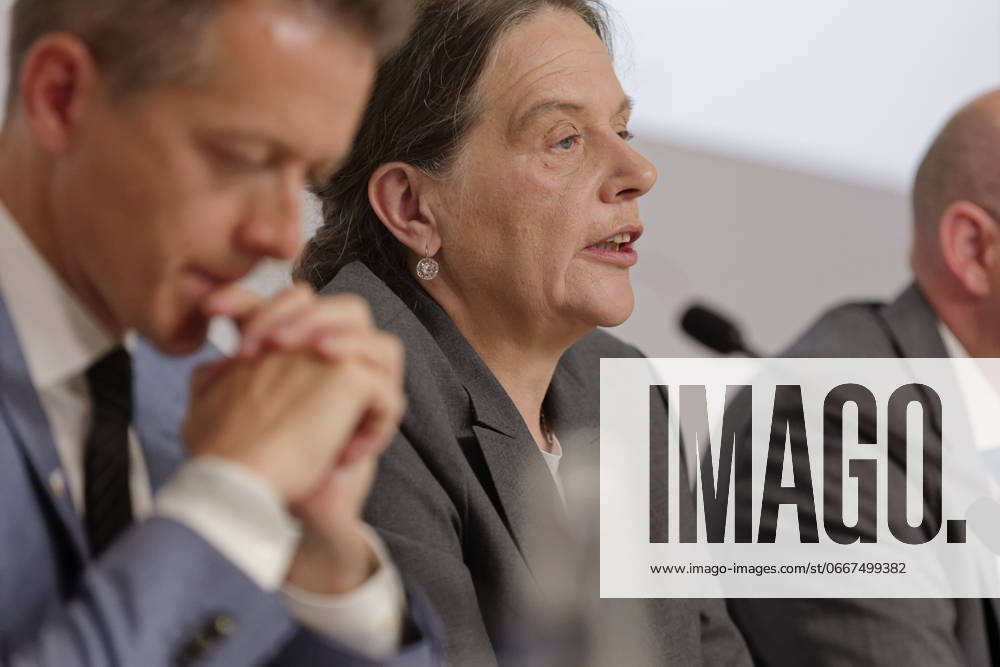 Ergebnisse des Zensus 2022 vorgestellt 2024-06-25 Deutschland, Berlin - Pressekonferenz zur Veröffentlichung der ersten Ergebnisse des Zensus 2022. Im Bild Ruth Brand, Präsidentin des Statistischen Bundesamts.