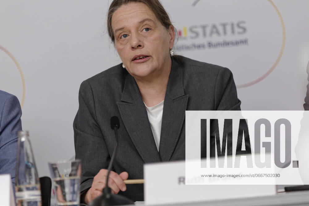 Ergebnisse des Zensus 2022 vorgestellt 2024-06-25 Deutschland, Berlin - Pressekonferenz zur Veröffentlichung der ersten Ergebnisse des Zensus 2022. Im Bild Ruth Brand, Präsidentin des Statistischen Bundesamts.