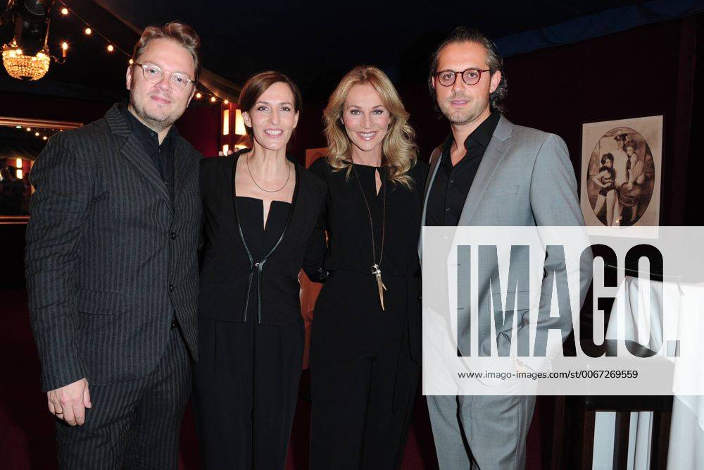 Deutscher Musical Theater Preis 2015 Marc Schubring mit Ehefrau Ulrike Frank, Caroline Beil mit Freund Philipp Sattler Deutscher Musical Theaterpreis Verleihung im TIPI in Berlin, roter Teppich am 26.10.2015