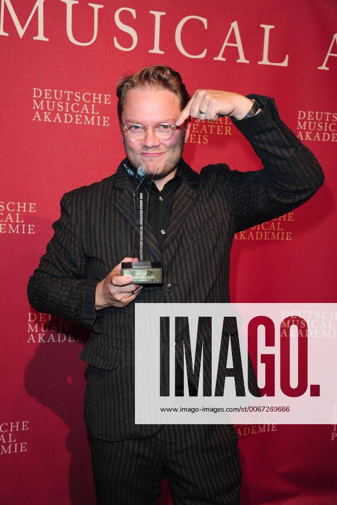 Deutscher Musical Theater Preis 2015 Marc Schubring Deutscher Musical Theaterpreis Verleihung im TIPI in Berlin, roter Teppich am 26.10.2015