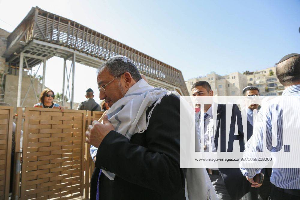 Jerusalem, Israel - Former Israeli Foreign Minister AVIGDOR LIBERMAN, visits the Western Wall in Jerusalem old city. According to media reports, Lieberman can return to his old job as foreign minister as a panel of judges at Jerusalem s District Court ruled unanimously that he was not guilty. Lieberman had been accused of appointing an Israeli diplomat to the position of ambassador as a way of thanking the diplomat for providing classified documents on a police investigation against him. - ZUMAn27