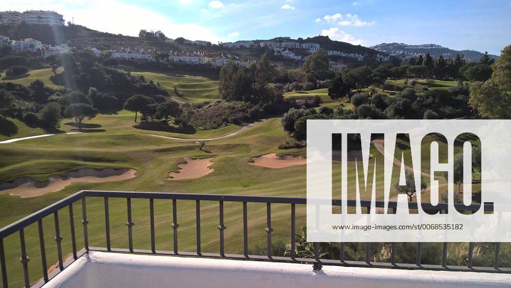 Fussball - 2. Bundesliga - Saison 2015 2016 --- SpVgg Greuther Fürth Fuerth --- Training Trainingslager Wintertrainingslager --- La Cala de Mijas Spanien --- WoZi --- Hotel La Cala Resort - Blick von Balkon auf Golfplatz Trainingslager SpVgg Greuther Fürth