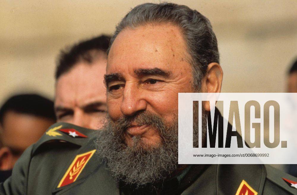 FIDEL CASTRO in Paris. - ZUMAg49_
