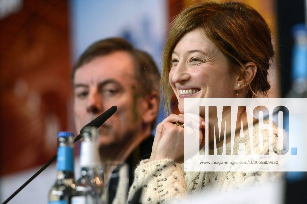 Nick James und Alba Rohrwacher during the jury press conference at the 66th Berlin International Film Festival Berlinale 2016 on February 11, 2016 in Berlin, Germany. Foto:xC.xNiehausx xFuturexImage