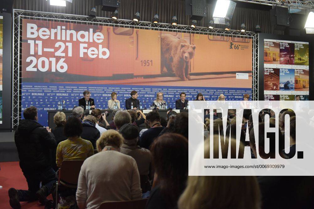 Pressekonferenz mit der Internationalen Jury (Nick James, Lars Eidinger, Meryl Streep, Brigitte Lacombe, Clive Owen, Alba Rohrwacher, Malgorzata Szumowska) der 66. Internationalen Filmfestspiele Berlin 66. Internationale Filmfestspiele in Berlin IFB2016