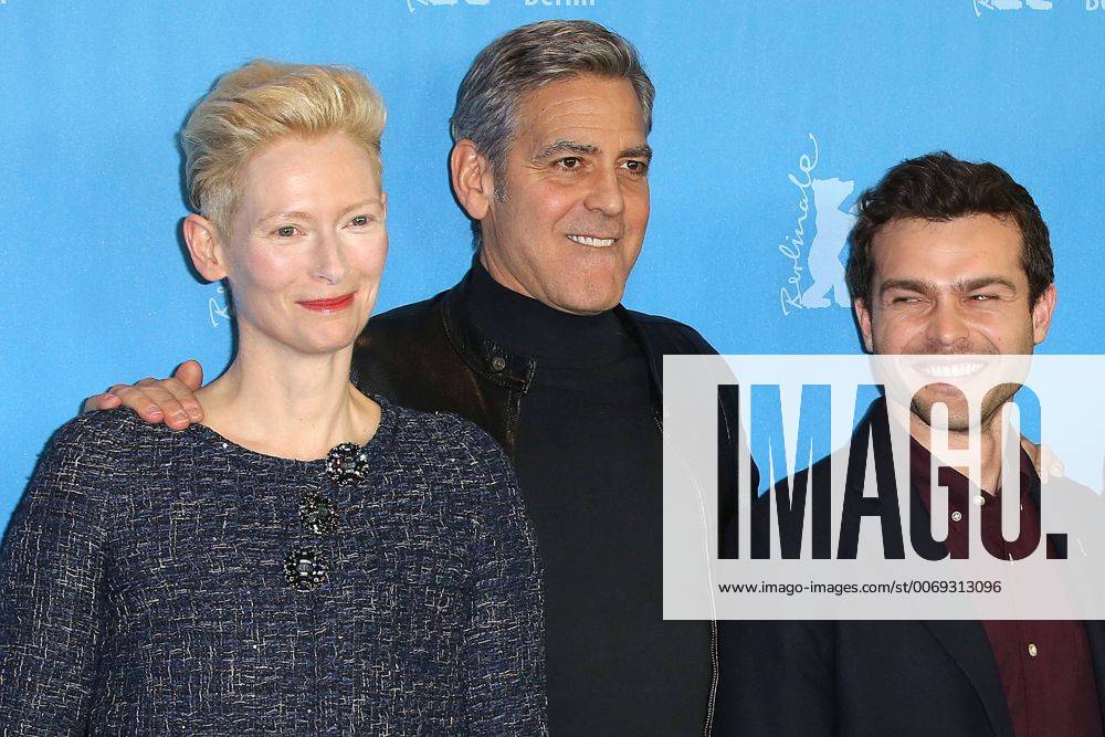 Tilda Swinton, George Clooney und Alden Ehrenreich beim Hail, Caesar Photocall im Rahmen der 66. Internationale Filmfestspiele Berlin Berlinale am 11.02.2016 in Berlin Berlinale 2016- Hail, Caesar Photocall