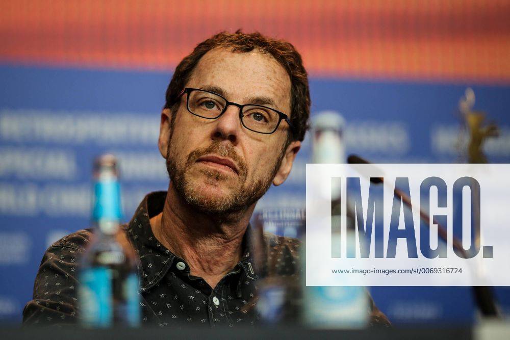 (160211) -- BERLIN, Feb. 11, 2016 -- Director Ethan Coen attends a press conference for the promotion of the movie Hail, Caesar! at the 66th Berlinale International Film Festival in Berlin, Germany, Feb. 11, 2016. )(zcc) GERMANY-BERLIN-FILM-FESTIVAL ZhangxFan