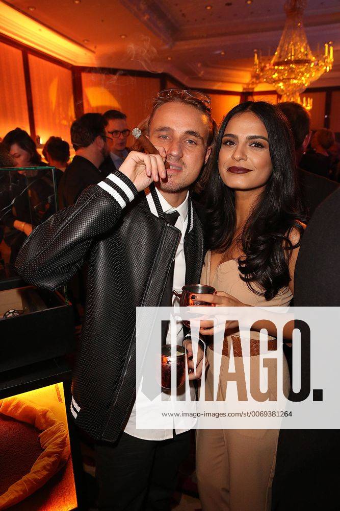 Constantin von Jascheroff und Haleh Esbak beim Empfang vom Medienboard Berlin Brandenburg im Rahmen der 66. Berlinale am 13.02.2016 in Berlin 66. Berlinale 2016, Medienboard Empfang in Berlin