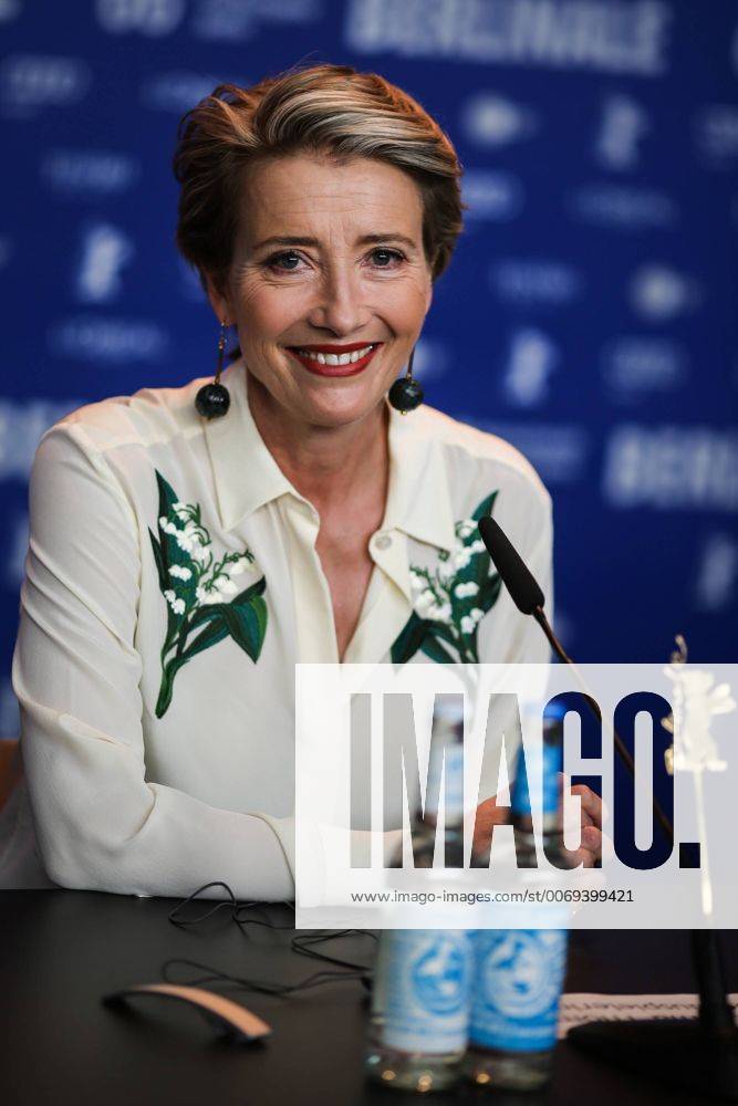 (160215) -- BERLIN, Feb. 15, 2016 -- Emma Thompson attends a press conference to promote the movie Alone in Berlin at the 66th Berlinale International Film Festival in Berlin, Germany, on Feb. 15, 2015. ) GERMANY-BERLIN-FILM-FESTIVAL-EMMA THOMPSON ZhangxFan