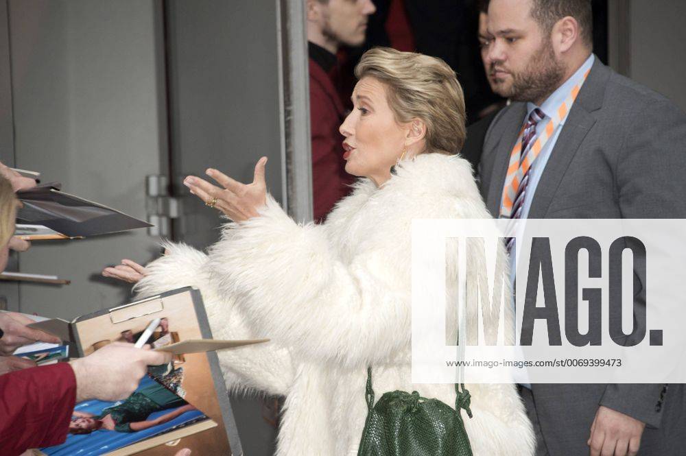 Emma Thompson arriving for the Alone In Berlin Jeder stirbt für sich allein press conference at the 66th Berlin International Film Festival Berlinale 2016 on February 15, 2016 in Berlin, Germany. Foto:xFredericx xFuturexImage