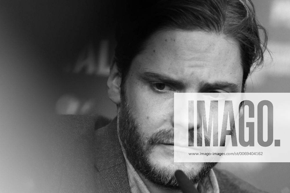 Schauspieler Daniel Brühl während der Pressekonferenz zum Film -ALONE IN BERLIN JEDER STIRB FÜR SICH ALLEIN- anlässlich der 66. Internationalen Filmfestspiele Berlin 66. Internationale Filmfestspiele in Berlin IFB2016