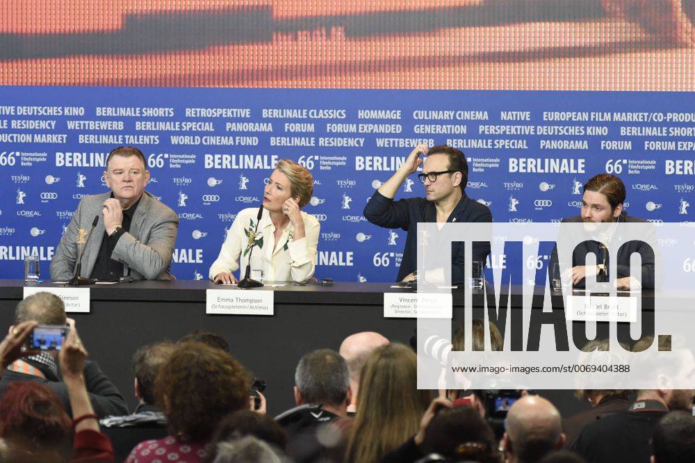 Schauspieler Brenan Gleeson, Schauspielerin Emma Thompson, Regisseur Vincent Perez und Schauspieler Daniel Brühl während der Pressekonferenz zum Film -ALONE IN BERLIN JEDER STIRB FÜR SICH ALLEIN- anlässlich der 66. Internationalen Filmfestspiele Berlin 66. Internationale Filmfestspiele in Berlin IFB2016
