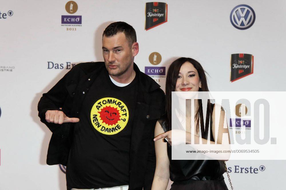 Michael Michalsky und Sibel Kekilli - Echo 2011 - 20.Verleihung des Deutschen Musikpreis in der Messe Berlin am 24.03.2011. Echo 2011