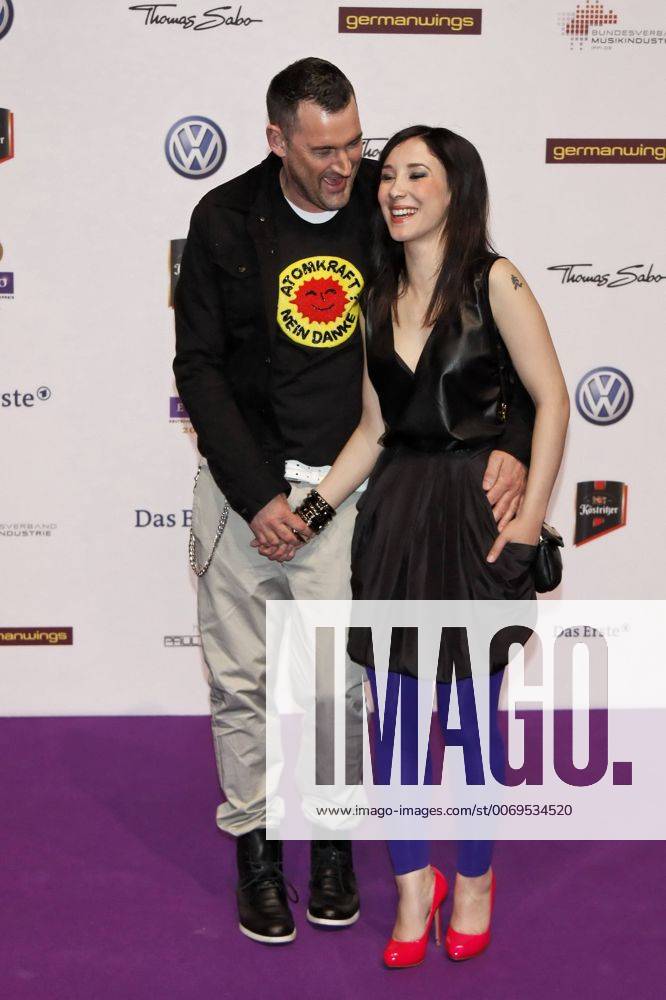Michael Michalsky und Sibel Kekilli - Echo 2011 - 20.Verleihung des Deutschen Musikpreis in der Messe Berlin am 24.03.2011. Echo 2011