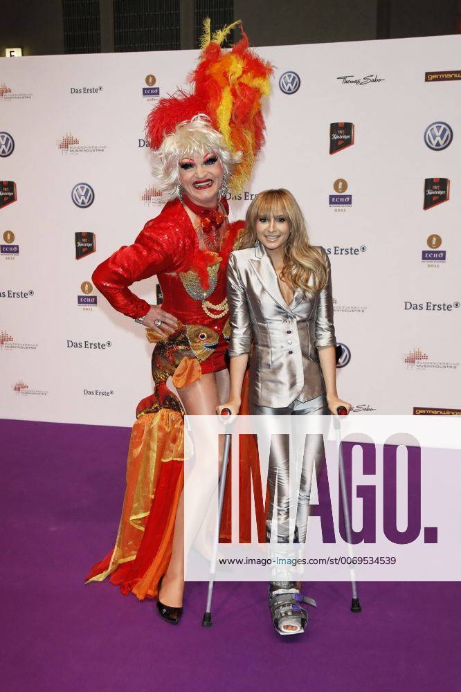 Olivia Jones und Mandy Capristo - Echo 2011 - 20.Verleihung des Deutschen Musikpreis in der Messe Berlin am 24.03.2011. Echo 2011