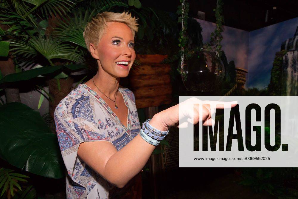 Sonja Zietlow - Enthuellung ihrer Wachsfigur bei Madame Tussauds Berlin am 22.02.1016. Sonja Zietlow - Wachsfigur