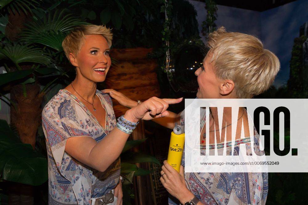 Sonja Zietlow - Enthuellung ihrer Wachsfigur bei Madame Tussauds Berlin am 22.02.1016. Sonja Zietlow - Wachsfigur