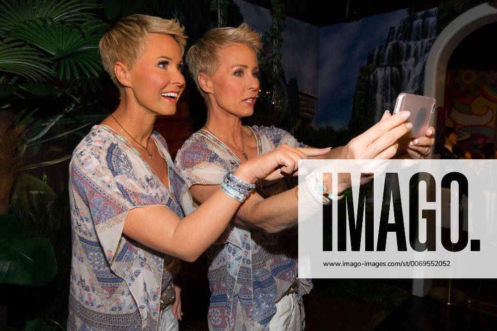Sonja Zietlow - Enthuellung ihrer Wachsfigur bei Madame Tussauds Berlin am 22.02.1016. Sonja Zietlow - Wachsfigur