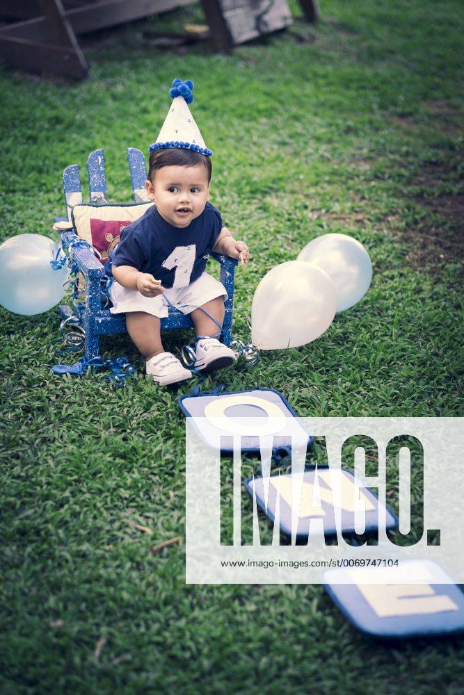 Celebrating baby boy s first birthday model released Symbolfoto ABAF001974