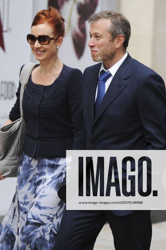 Oct. 04, 2011 - London, England, United Kingdom - Chelsea Football Club Russian owner ROMAN ABRAMOVICH, right, arrives at the Court of Appeal with KARYL NAIRN (L) head of the arbitration division at Skadden Law firm. Abramovich was accused in a British court of intimidating fellow Russian tycoon B. Berezovsky into selling him oil company shares at a large discount. Berezovsky, who lives in exile in Britain, accuses Abramovich of breach of trust and breach of contract over the sale of shares in Russian oil company Sibneft, his lawyer told London s High Court at the opening of a trial. The trial continues today. - ZUMAp103