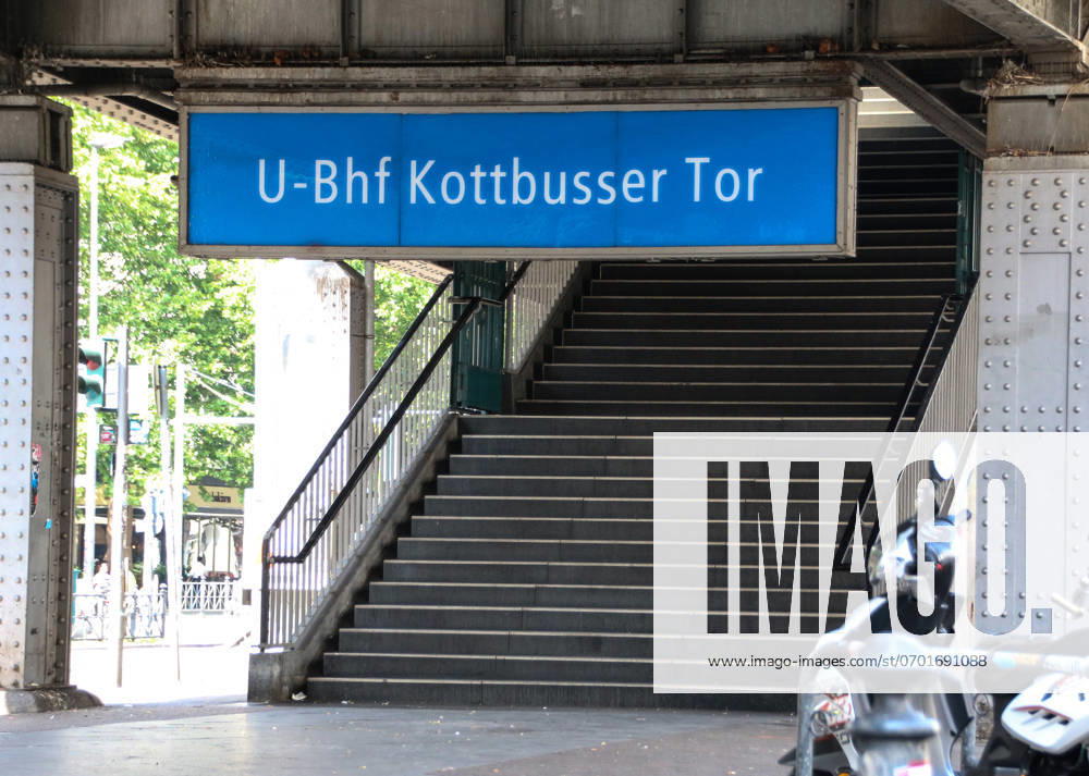 Leere treppe zum u-bahnhof kottbusser tor aus angst vor gewalt leere treppe zum u-bahnhof kottbusser tor aus angst vor gewalt