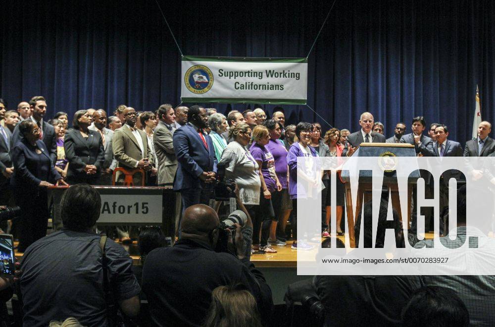 Los Angeles, California, U.S - Governor Jerry Brown joins supporters from across the state in Los Angeles on Monday April 4, 2016, to sign landmark legislation passed by both houses of the Legislature last week à SB 3. The SB 3 makes California the first state in the nation to commit to raising the minimum wage to $15 per hour statewide. Under the plan, minimum wage will rise to $10.50 per hour on January 1, 2017 for businesses with 26 or more employees, and then rises each year until reaching $15 per hour in 2022. This plan also recognizes the contributions of small businesses à those with 25 or fewer employees à to California s economy and allows additional time for these employers to phase in the increases. Los Angeles U.S. - ZUMAc68_
