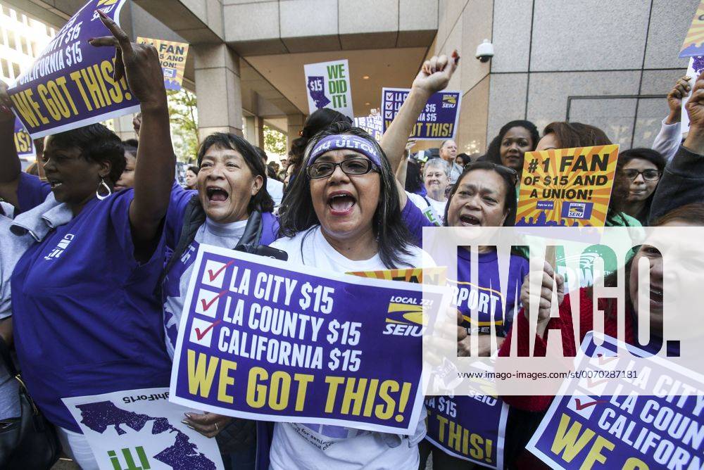(160404) -- LOS ANGELES, April 4, 2016 -- Supporters celebrate after California Governor Jerry Brown signed landmark legislation SB 3 into law in Los Angeles, California, the United States, on April 4, 2016. Lawmakers in California on Thursday approved of raising minimum wage to 15 dollars an hour by 2022, making the state the first to mandate such a pay hike. ) U.S.-CALIFORNIA-LOS ANGELES-MINIMUM WAGE-LEGISLATION ZhaoxHanrong