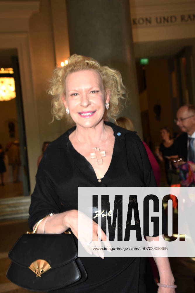 Sunny Melles Schauspielerin Saengerin Muenchen 28.06.2024 Bayerische Staatsoper Muenchner Opernfestspiele Premiere von Le Grand Macabre Muenchen