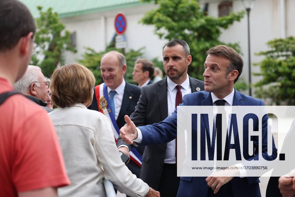 ELECTIONS LÉGISLATIVES 2024 PREMIER TOUR EMMANUEL MACRON PHOTOPQR VOIX DU NORD johan ben azzouz 30 06 2024 Direct web vote du president Macron au Touquet Photo Johan Ben Azzouz La Voix du Nord 06 30 2024 First round of the 2024 legislative elections in France These elections have a very strong political stake with a possible strong rise in extremes Marine Le Pen of the far right RN party votes this morning France s President Emmanuel Macron 62 France