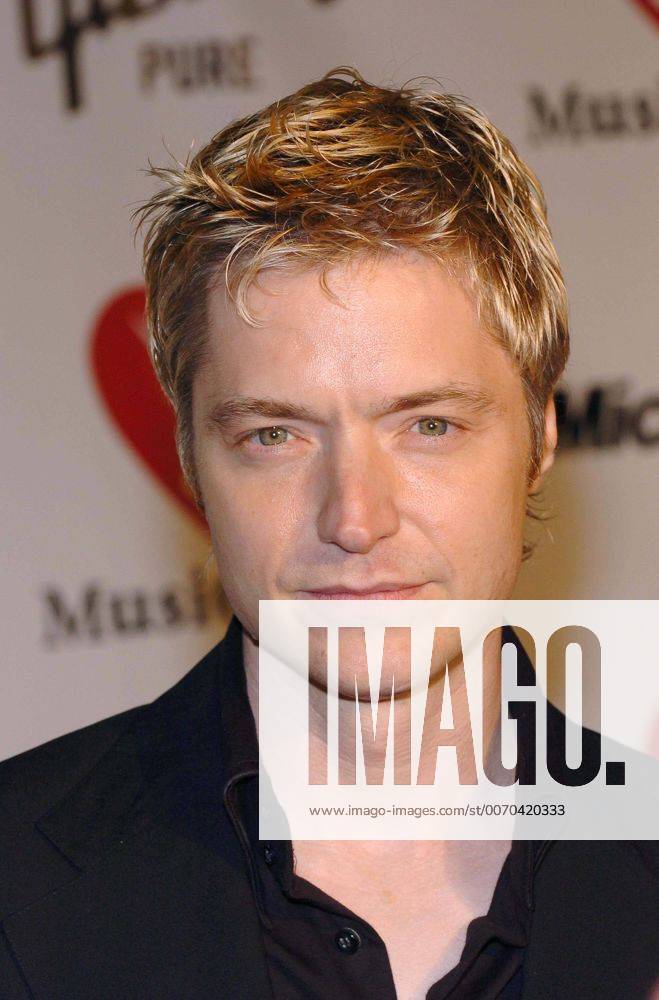 Jan. 1, 2011 - Culver City, CALIFORNIA, USA - K34997FB.MUSICARES 2004 PERSON OF THE YEAR TRIBUTE.TO STING. AT SONY PICTURES STUDIOS IN.CULVER Culver City, CA..02 6 2004. FITZROY BARRETT 2004.CHRIS BOTTI - ZUMAg49_
