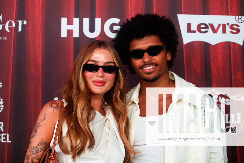 Fashion Week Berlin - ABOUT YOU Fashion Circus Loredana und Karim Adeyemi beim ABOUT YOU Fashion Circus während der Berlin Fashion Week im Circus Roncalli in Johannisthal am 04.07.2024 in Berlin.