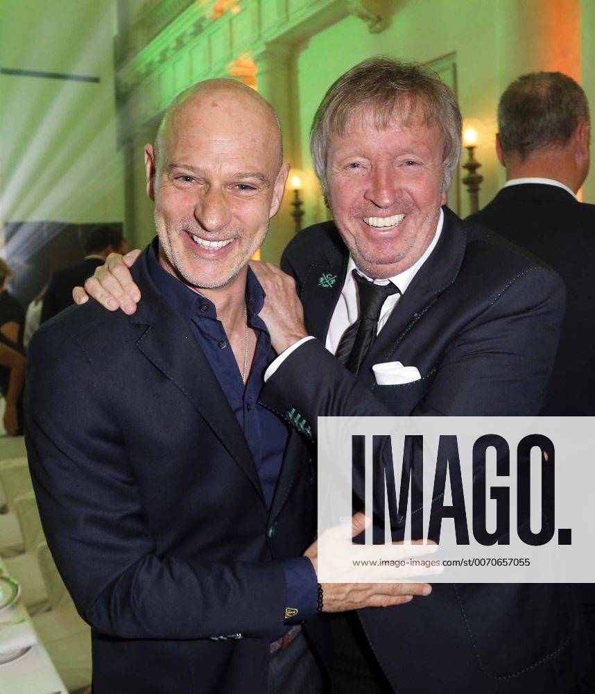 Simon Licht; Werner Schulze-Erdel bei der GGH EAGLES Charity Golfers Night im Hotel de Rome, Berlin.