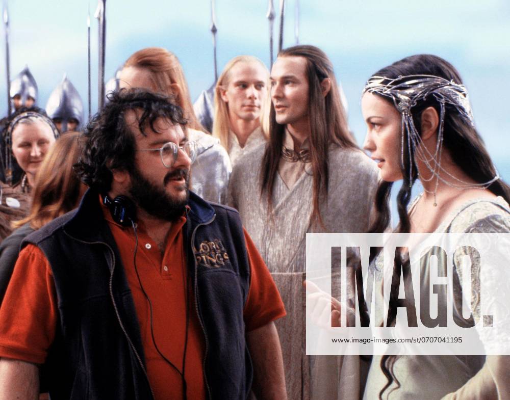 The Lord of the Rings: The Return of the King (2003) - filmstill The Lord of the Rings: The Return of the King (2003) Behind the scenes photo of Liv Tyler & Peter Jackson - - -