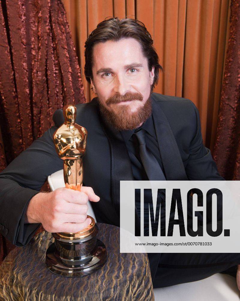 OSCARS. Bester Nebendarsteller. Preisträger 2011-2020 Feb. 27, 2011 - Hollywood, California, U.S. - Oscar-winning actor CHRISTIAN BALE, winner for Performance by an Actor in a Supporting Role for his role in The Fighter, poses backstage during the live ABC Televison Network broadcast of the 83rd Annual Academy Awards Awards from the Kodak Theatre. - ZUMAz03_