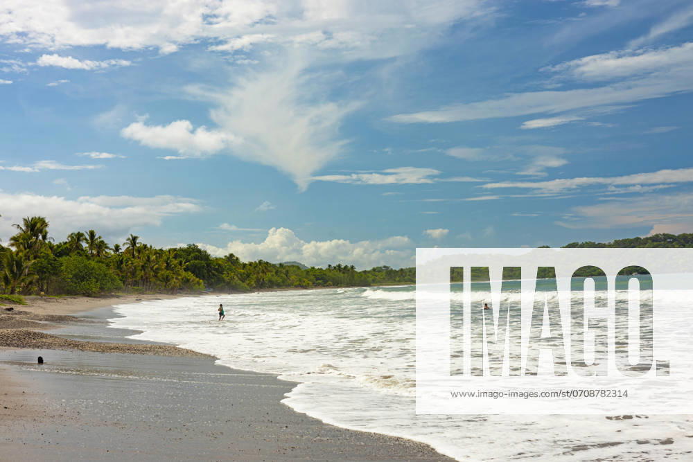 Schöner Sandstrand am Pazifik in Samara in Costa Rica schöner Sandstrand am Pazifik in Samara in Costa Rica