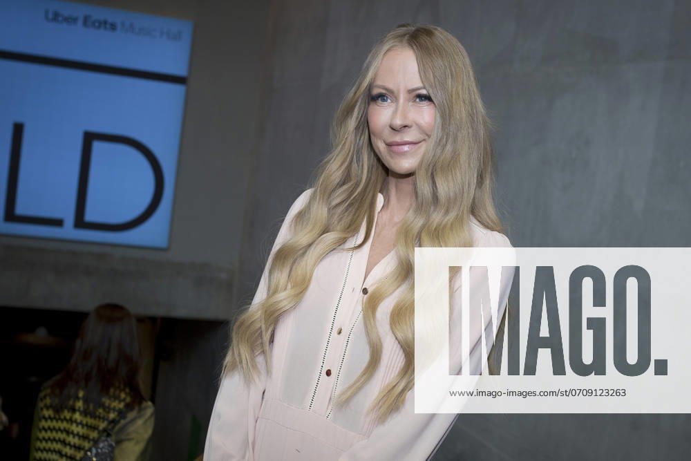 BFW2024, Promis beim Collectivefour Event in der Uber Eats Music Hall, Berlin, 03.07.2024 Jenny Elvers auf der Berlin Fashion Week, Event Collectivefour, Uber Eats Music Hall, Berlin am 03.07.2024 Berlin Uber Eats Music Hall