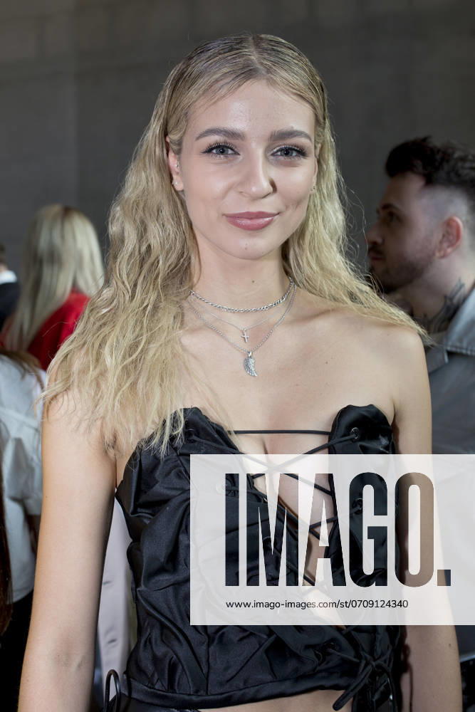 BFW2024, Promis beim Collectivefour Event in der Uber Eats Music Hall, Berlin, 03.07.2024 Jana Wetzel (GNTM2024) auf der Berlin Fashion Week, Event Collectivefour, Uber Eats Music Hall, Berlin am 03.07.2024 Berlin Uber Eats Music Hall