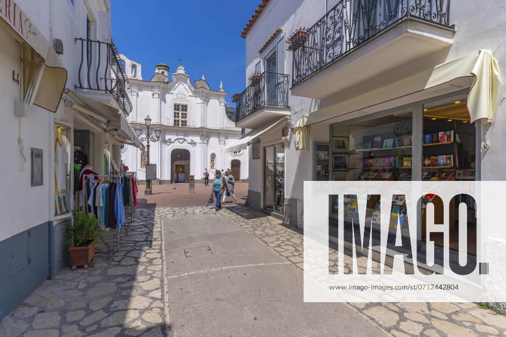 View of shops and Church of Saint Sophia, Anacapri, Isle of Capri, Campania, Italy, Mediterranean, Europe
