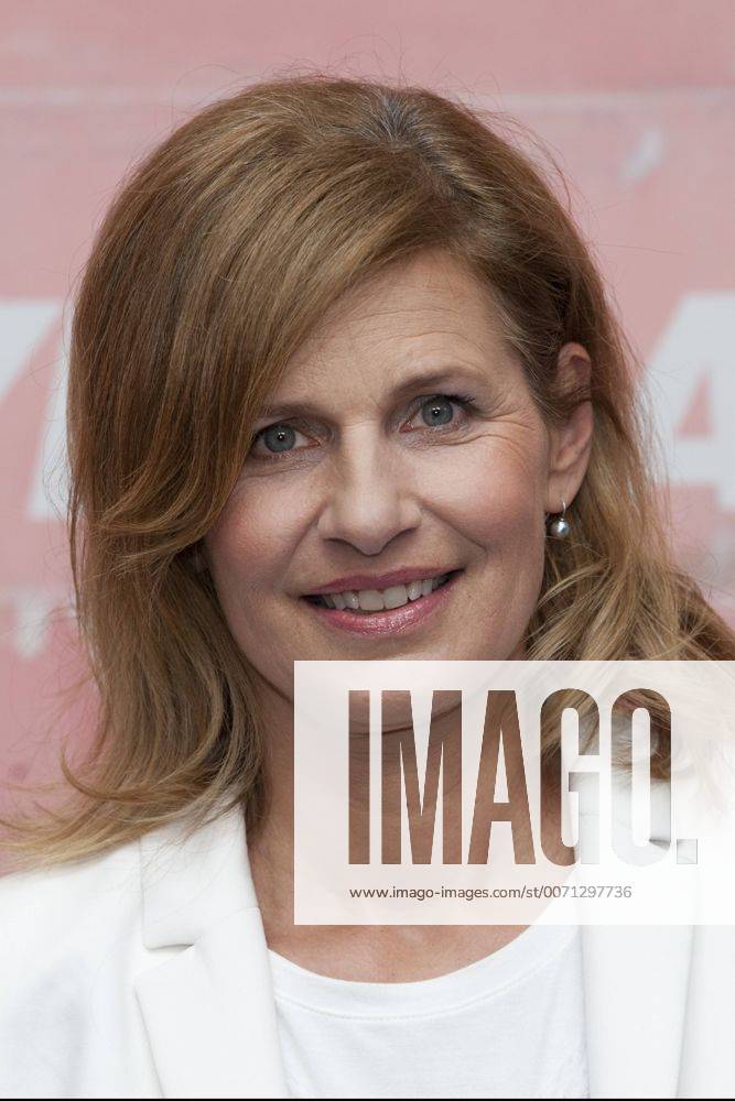 Katrin MUELLER-HOHENSTEIN, Müller-Hohenstein, Moderatorin, Portraet, Porträt, Portrait, angeschnittenes Einzelbild, Einzelmotiv, Team ZDF, Praesentation der Moderatoren-Teams von ARD und ZDF fuer die XXXI. Olympischen Spiele in Rio de Janeiro, Olympische Sommerspiele 2016