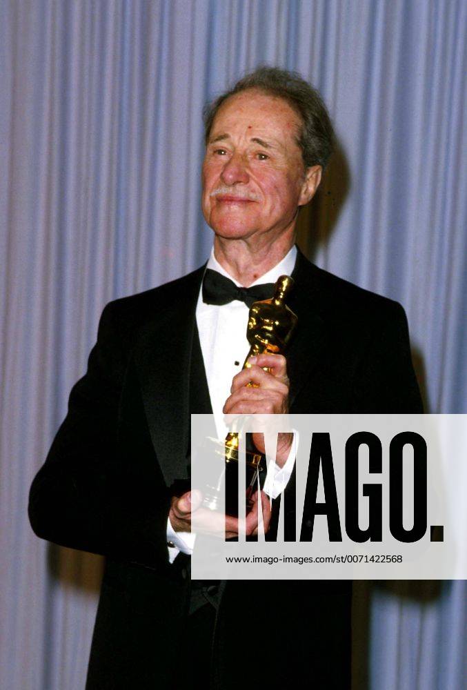 OSCARS. Bester Nebendarsteller. Preisträger 1981-1990 Jan. 1, 2011 - ACADEMY AWARDS OSCARS.13995. 1986..DON AMECHE. JAMES COLBURN - ZUMAg49_