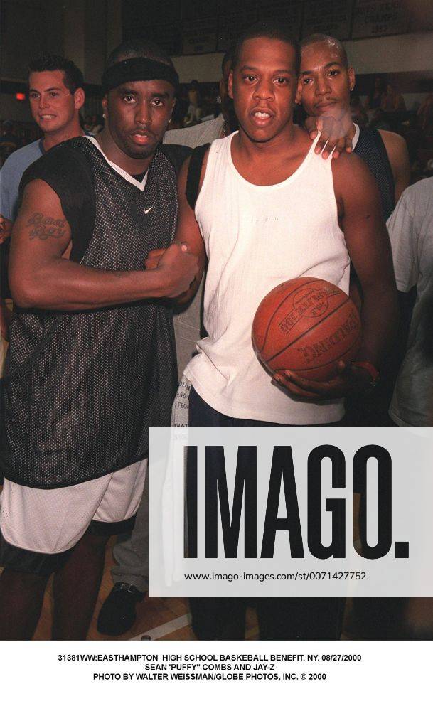 Jan. 1, 2011 - 31381WW:EASTHAMPTON HIGH SCHOOL BASKEBALL BENEFIT, NY. 08 27 2000.SEAN PUFFY COMBS AND JAY-Z. WALTER WEISSMAN 2000. - ZUMAg49_