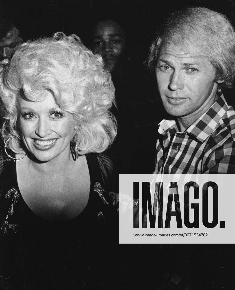 Jan. 1, 2011 - DOLLY PARTON AND HUSBAND CARL. - ZUMAg49_