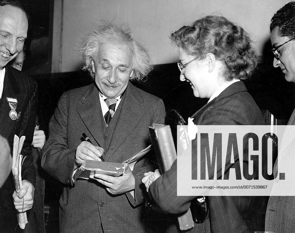 Jan. 1, 2011 - DR. ALBERT EINSTEIN.1946. - ZUMAg49_
