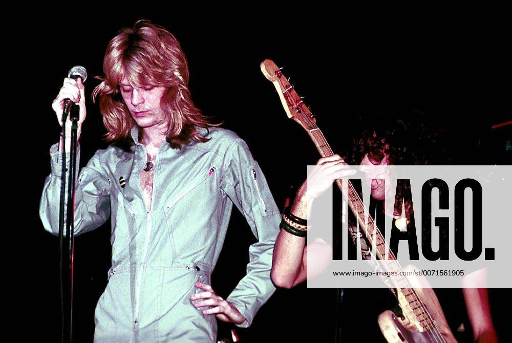 Jan. 1, 2011 - R1352. HALL AND OATES .DARYL HALL_JOHN OATES. 1979 - ZUMAg49_