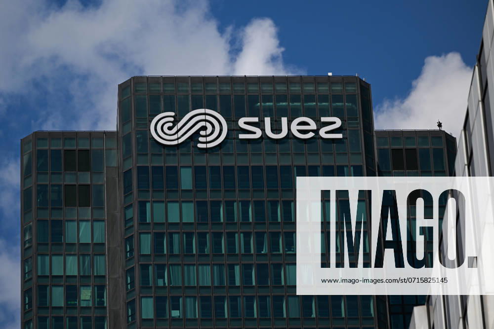 Daily Life In Paris On The Eve Of The Olympics PARIS, FRANCE - JULY 13: General view of the Suez SA logo on its head office in La DÃ fense, a French utility company specializing in water and waste management, on July 13, 2024, in Paris, France. Paris France