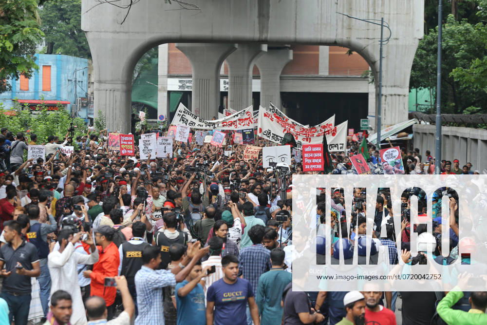 New Protests In Bangladesh Kill 2 - Dhaka Activists take part in a protest march as they demand justice for victims arrested and killed in the recent countrywide violence in Dhaka on August 2, 2024. Demonstrations in Bangladesh after August 2 prayers demanded justice for victims of nationwide unrest and police crackdown, after the release of protest leaders failed to quell public anger. Photo by Habibur Rahman ABACAPRESS.COM Dhaka Wari Bangladesh